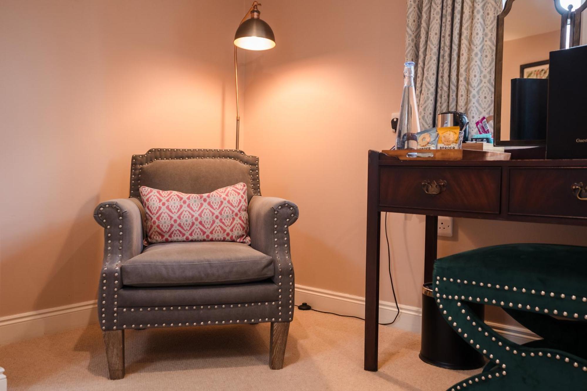 The Loddon Swan Bed & Breakfast Bagian luar foto