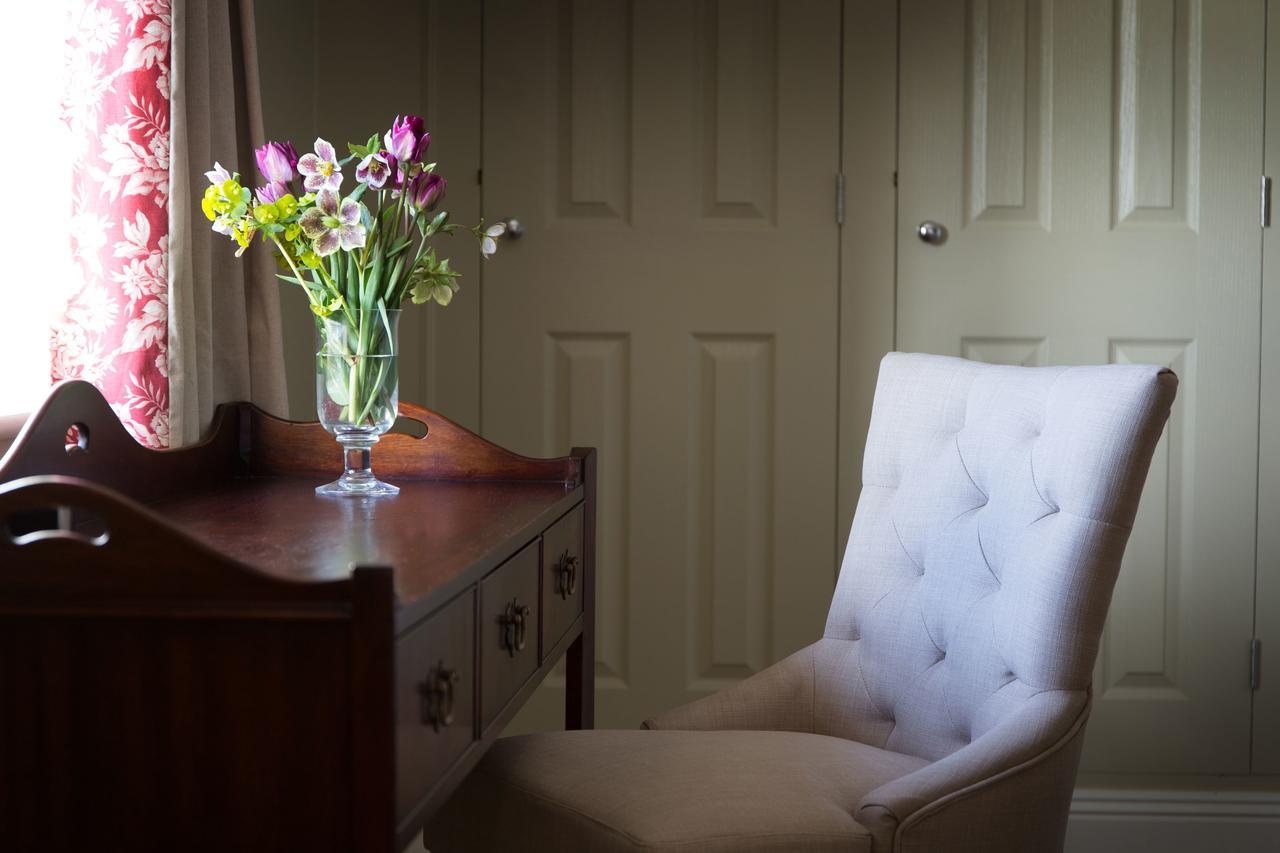 The Loddon Swan Bed & Breakfast Bagian luar foto