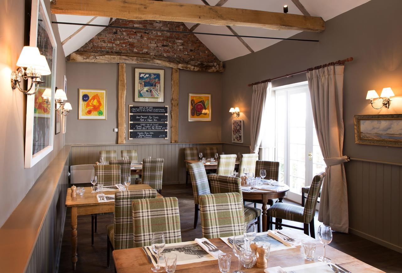 The Loddon Swan Bed & Breakfast Bagian luar foto