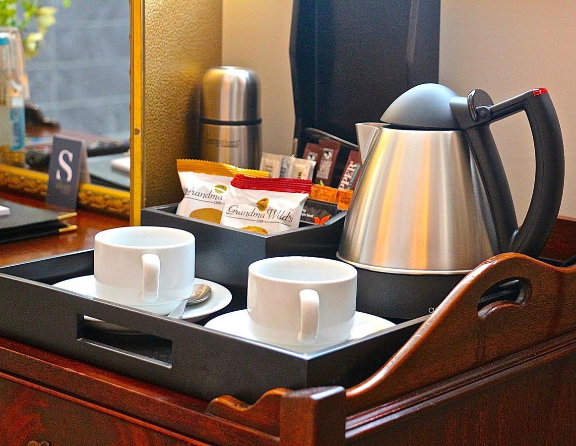 The Loddon Swan Bed & Breakfast Bagian luar foto